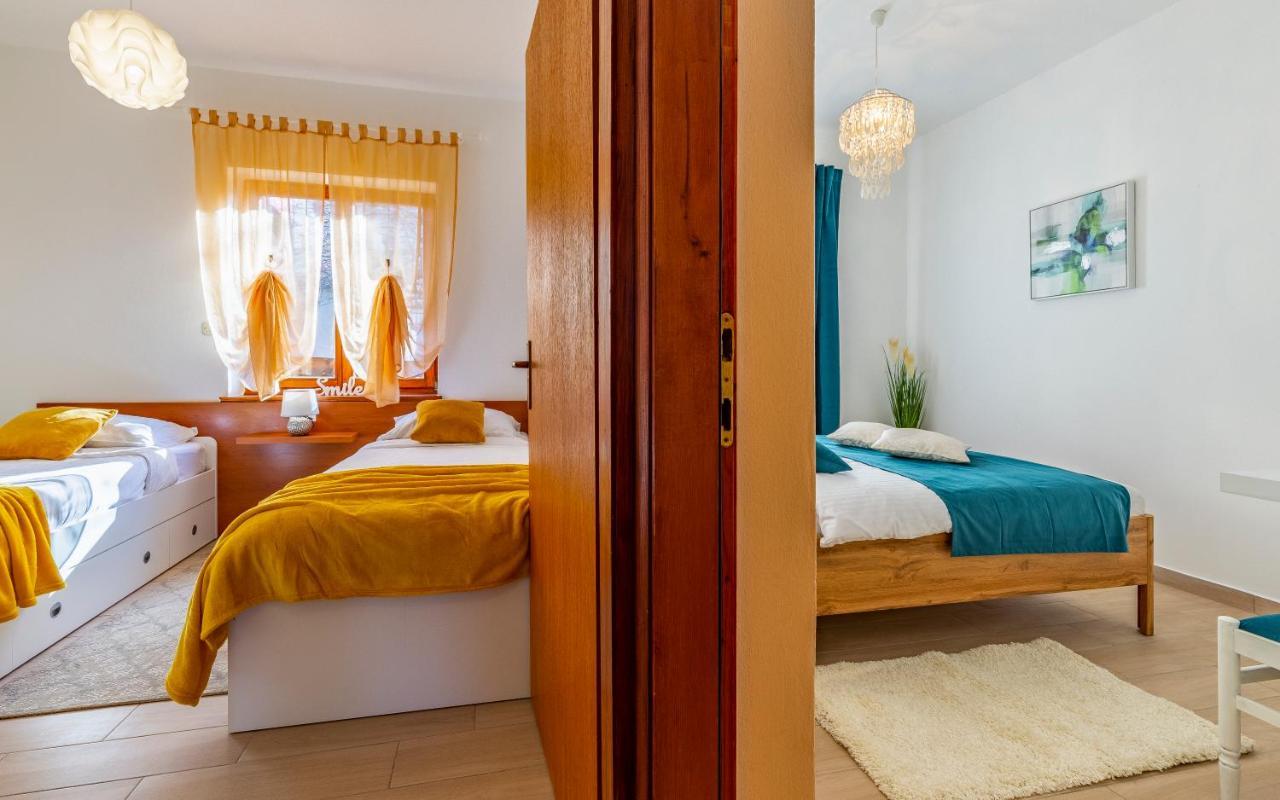 Sweet House With Free Parking Villa Pula Exterior photo