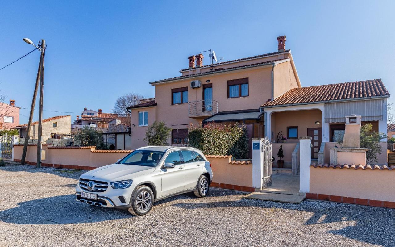 Sweet House With Free Parking Villa Pula Exterior photo